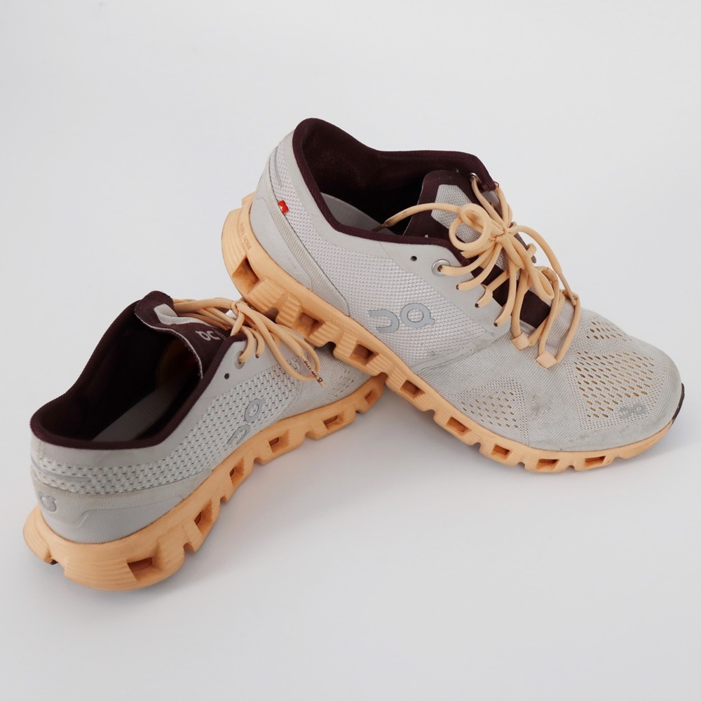 On The Cloud Shoes Size 8 lightly worn Cloud X